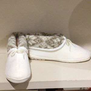 Berber NWOT microfiber slippers